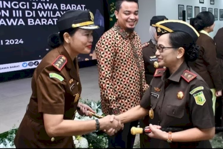 Usut Tuntas Kasus Dugaan Gratifikasi Mobil Mewah Pejabat Kajari