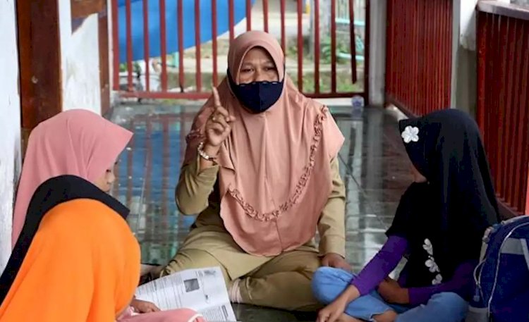Rangkap Mengajar, Pengajar Sukarela di Cianjur Tutupi Kekurangan Guru Agama untuk SD hingga SMP