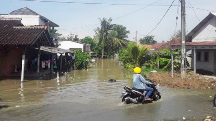 Ratusan Rumah Di Telukjambe Karawang Terendam Banjir - Westjavatoday.com