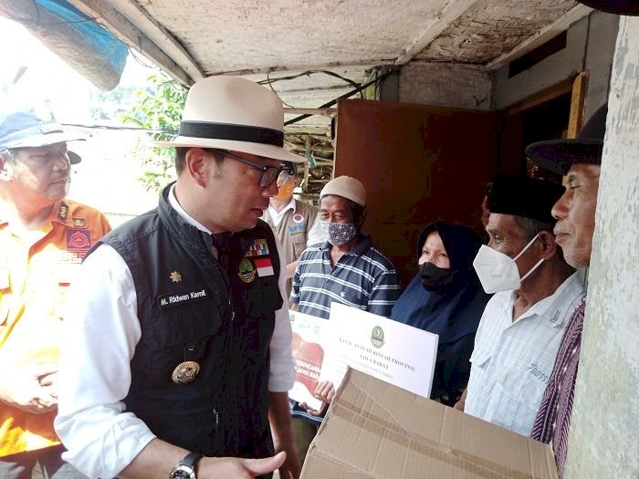 Kunjungi Korban Banjir Bandang di Desa Purasari Bogor, Gubernur Jabar Minta Distribusi Bantuan Dipercepat