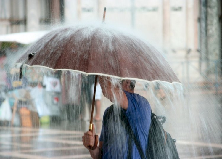 Hujan Lebat Berpotensi Guyur Sejumlah Wilayah di Indonesia, Hari Ini
