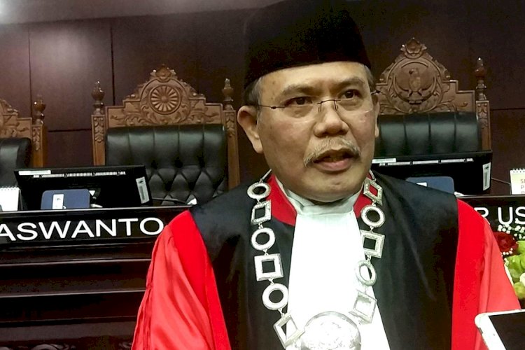 Advokat Ajukan 'Judicial Review' Soal Pemberhentian Hakim Konstitusi ...