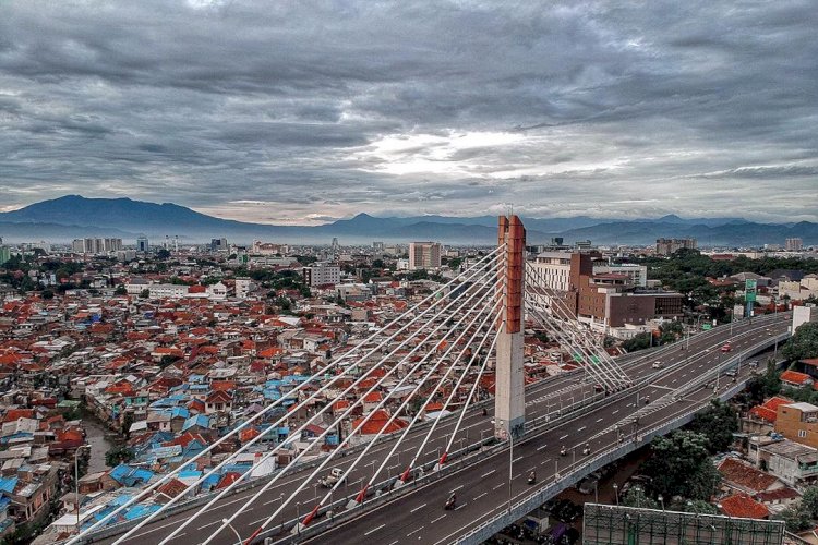 Prakiraan Cuaca Kota Bandung Dan Sekitarnya Per April Pagi Dan Siang Cerah Berawan