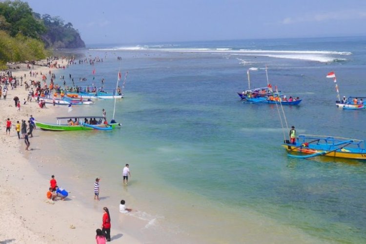 Kronologi Wisatawan Hilang Terseret Ombak Pantai Pangandaran ...