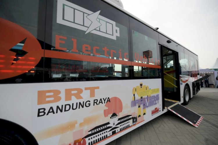 BRT Berbasis Listrik Untuk Kawasan Bandung Raya Diresmikan, 20 Bus Siap ...