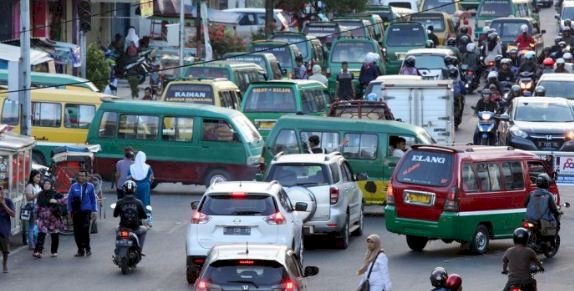 Transformasi Transportasi, Tahun Depan Pemkot Bandung Konversi Angkot ...