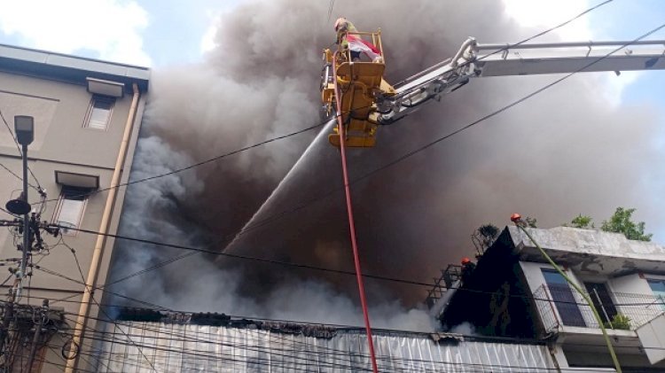 Kebakaran Ruko di Kawasan Pusat Elektronik Banceuy-Bandung, Diduga Akibat Konsleting Listrik
