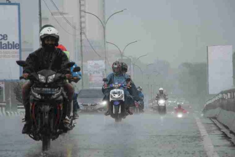 Cuaca Mayoritas Kota-kota Besar Di Indonesia Berawan Hingga Hujan Pada ...