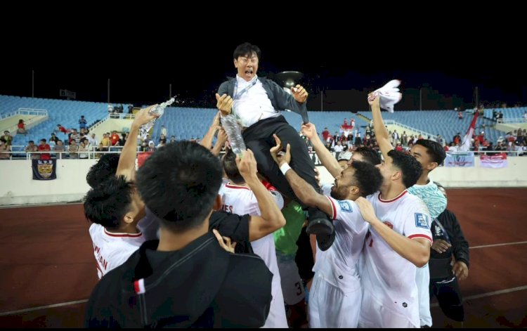 Shin Tae-yong Resmi Perpanjang Kontrak Di Timnas Indonesia Hingga 2027 ...