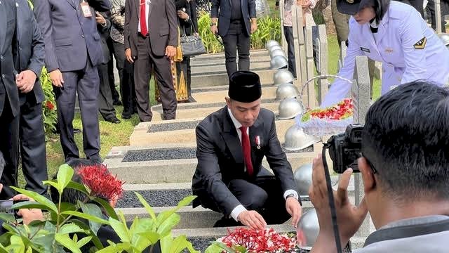 Wapres Gibran Rakabuming Raka Pimpin Upacara Peringatan Hari Pahlawan ...